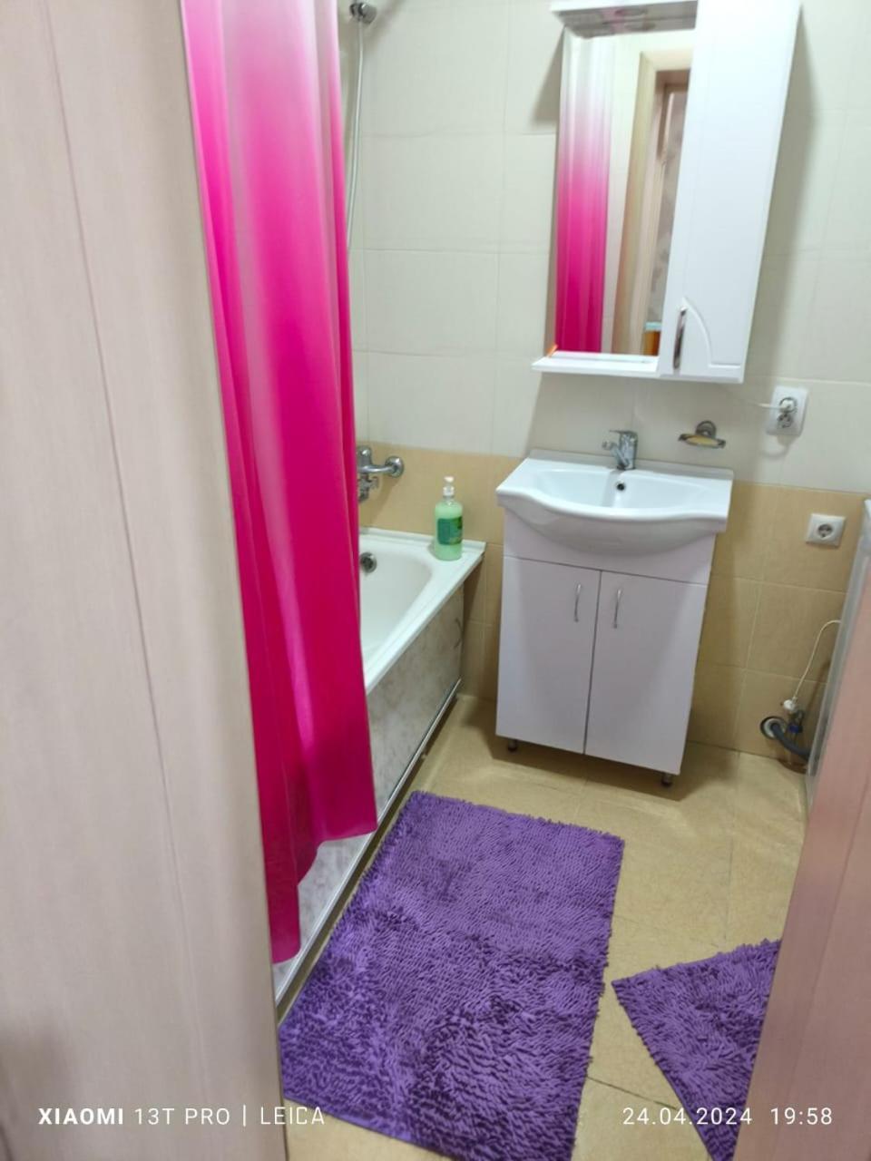 Уютная Квартира Комфорт Класса76 Astana Exteriör bild